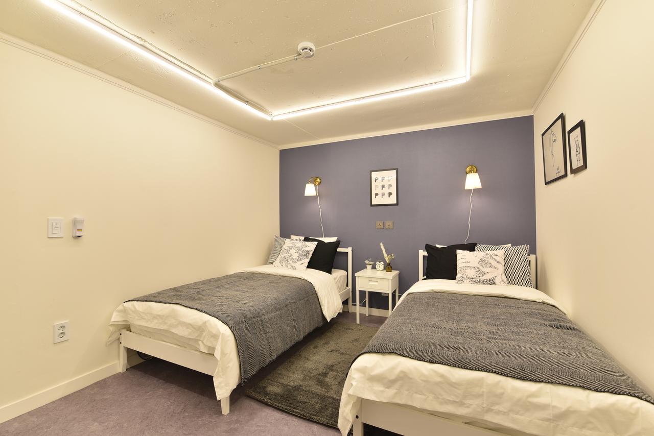Отель Mono House Hongdae 5 Сеул Экстерьер фото