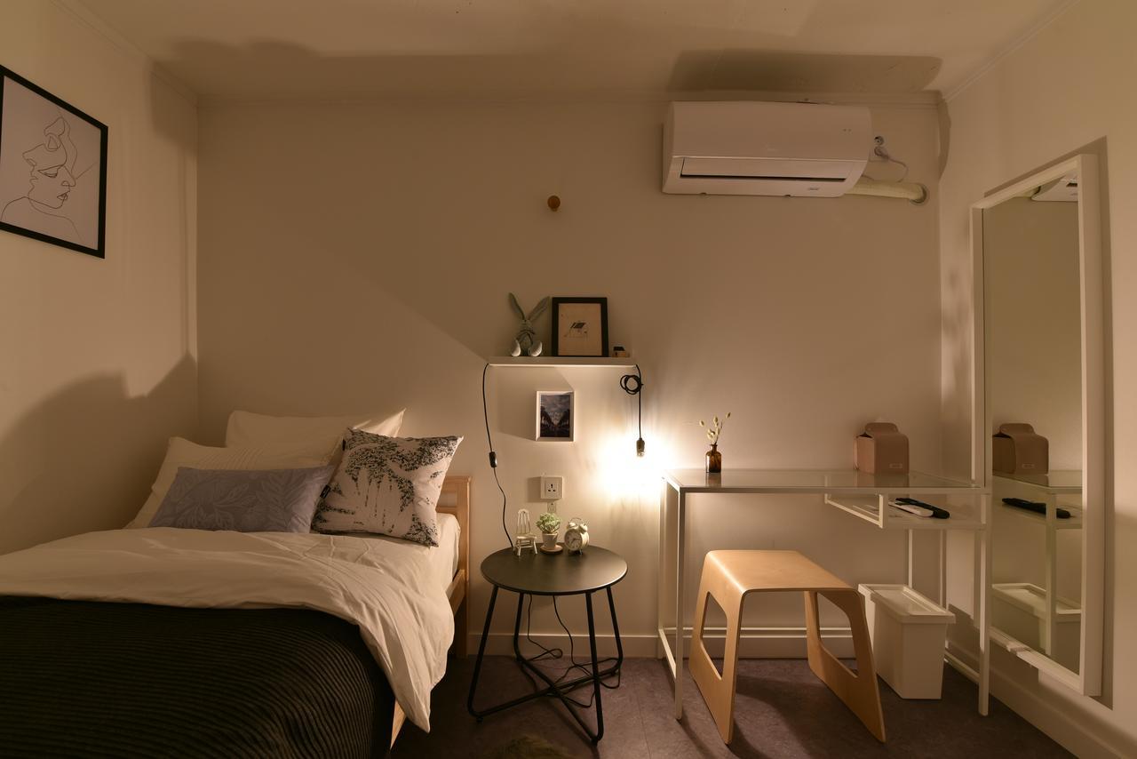 Отель Mono House Hongdae 5 Сеул Экстерьер фото
