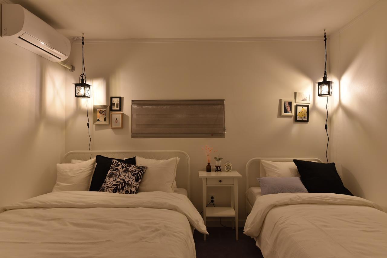 Отель Mono House Hongdae 5 Сеул Экстерьер фото