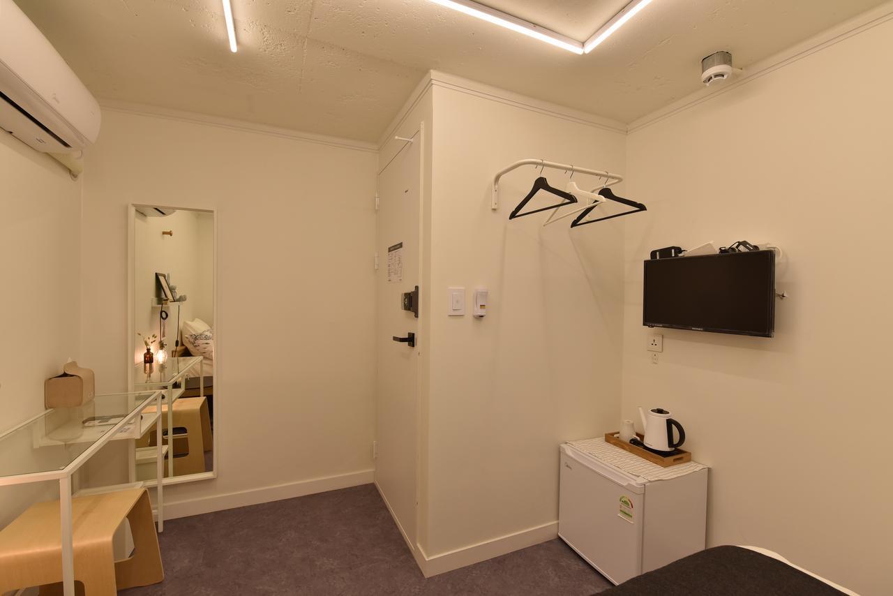 Отель Mono House Hongdae 5 Сеул Экстерьер фото