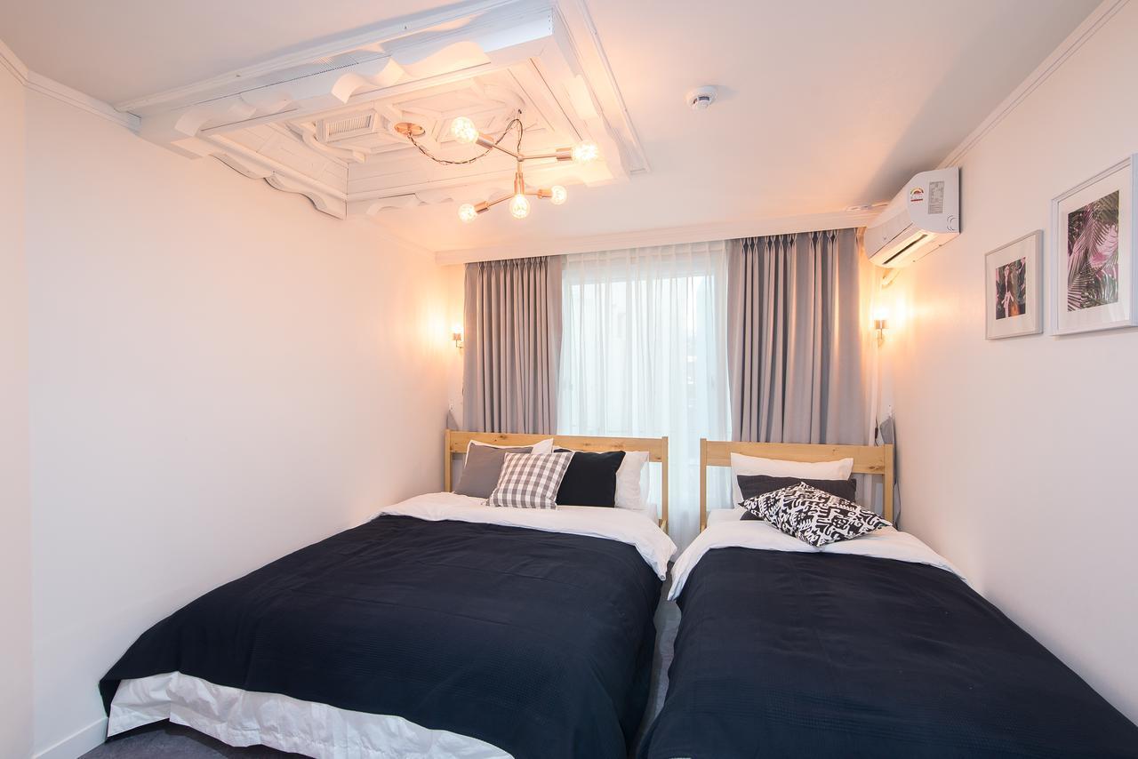 Отель Mono House Hongdae 5 Сеул Экстерьер фото