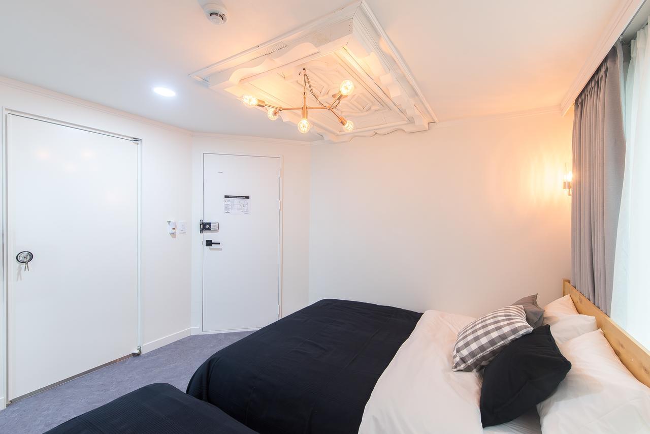 Отель Mono House Hongdae 5 Сеул Экстерьер фото