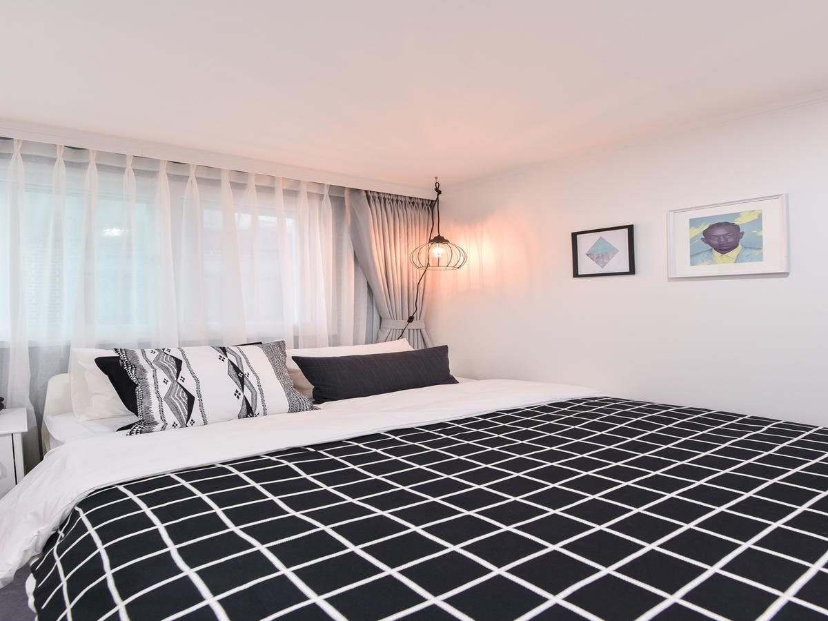 Отель Mono House Hongdae 5 Сеул Экстерьер фото